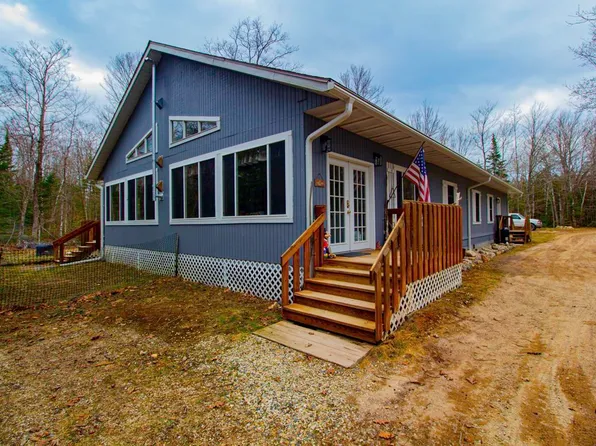 27646 White Cedar Trl, Beaver Island, MI 49782