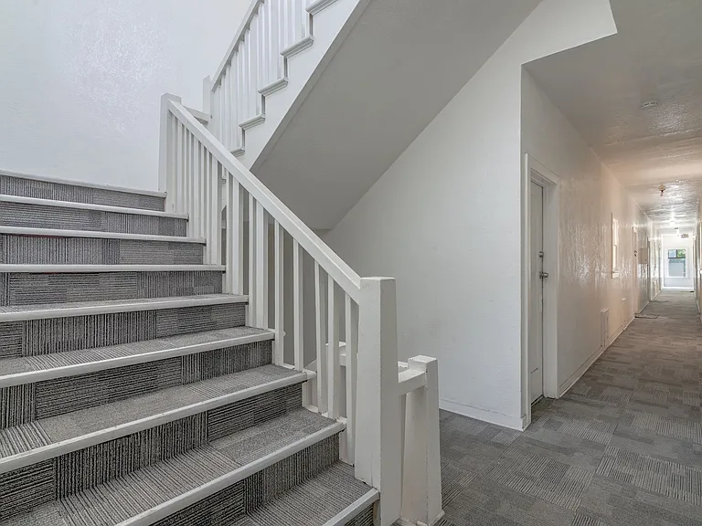 2622 Brighton Ave — Photo 2