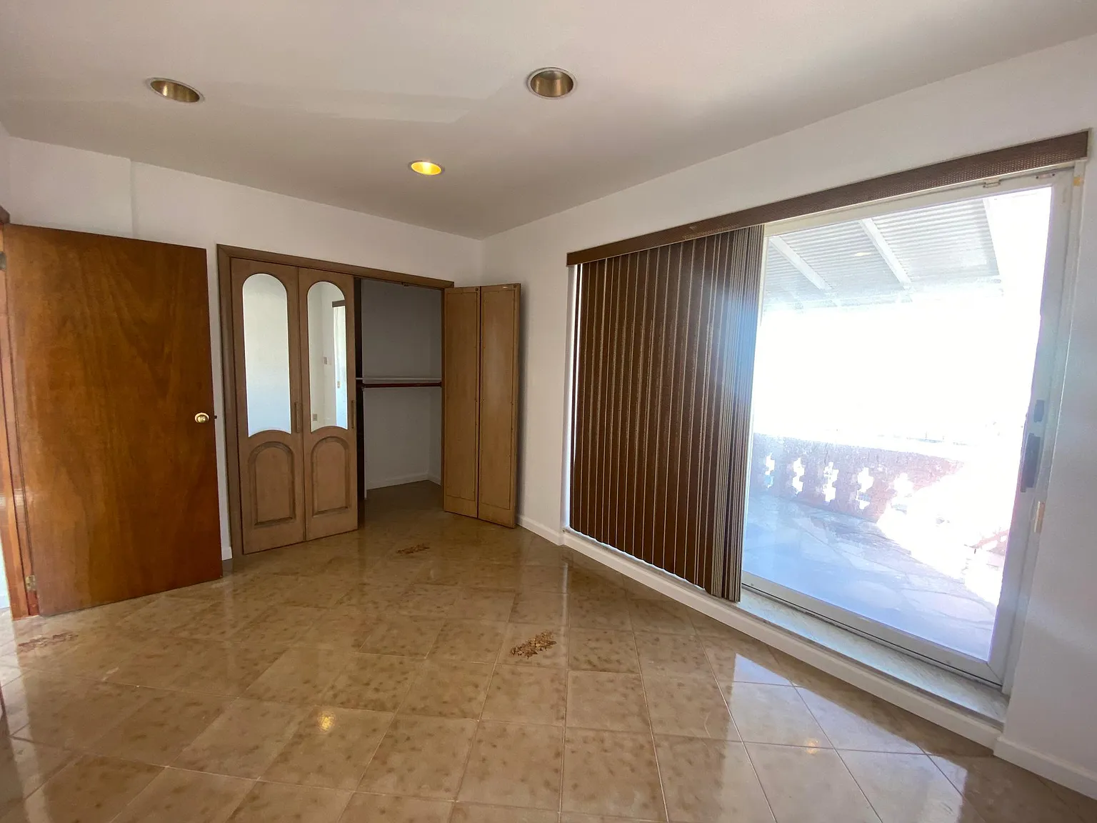 3 bed, 1000 sqft, $2,950 — Photo 4