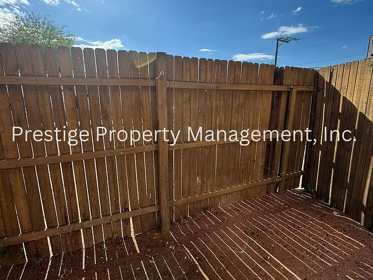 2201 E Grant Rd #19 — Photo 11