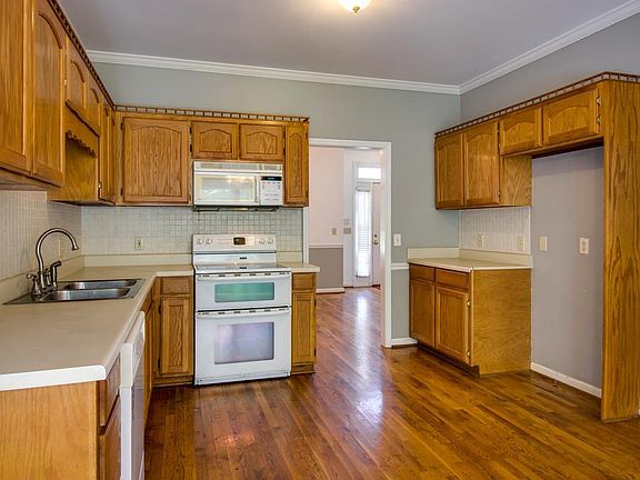 2nd image of 2541 Winder Dr