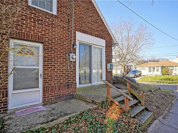 3rd image of 1817 Tonawanda Ave