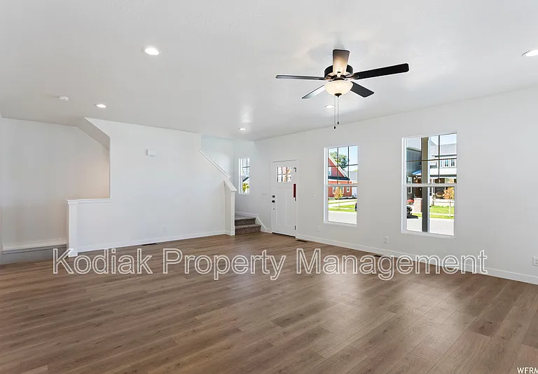 991 W Shoreline Dr — Photo 11