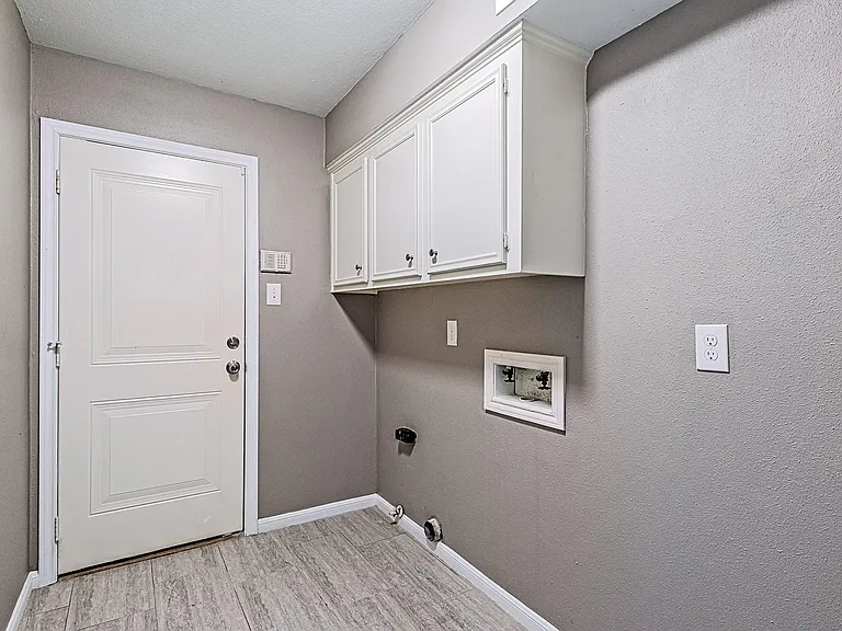 3323 Lost Hollow Dr — Photo 17