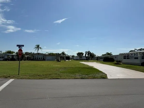 401 El Prado #28, North Pt, FL 34287