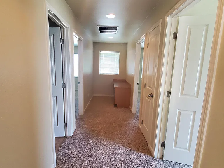 204 W Greenfield Ave — Photo 6