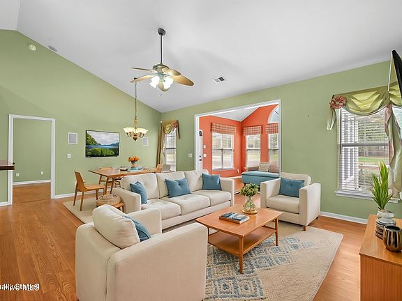 3rd image of 641 Meadowbrook Lane