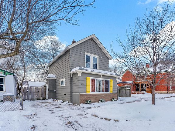 4th image of 454 Michigan St