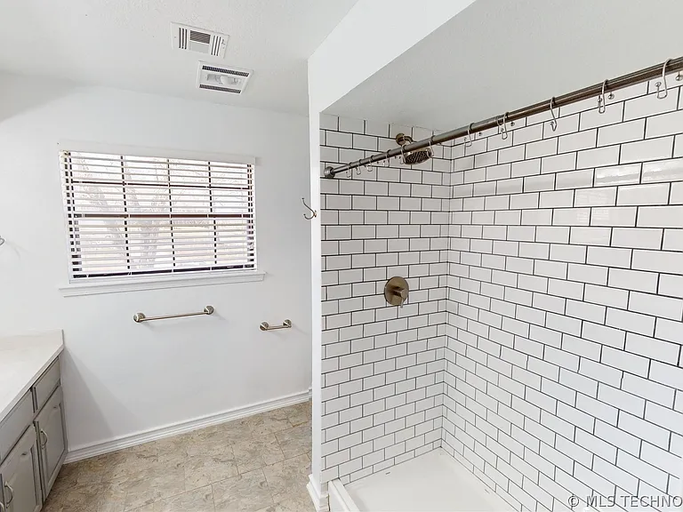 3316 Eagle Ct — Photo 10