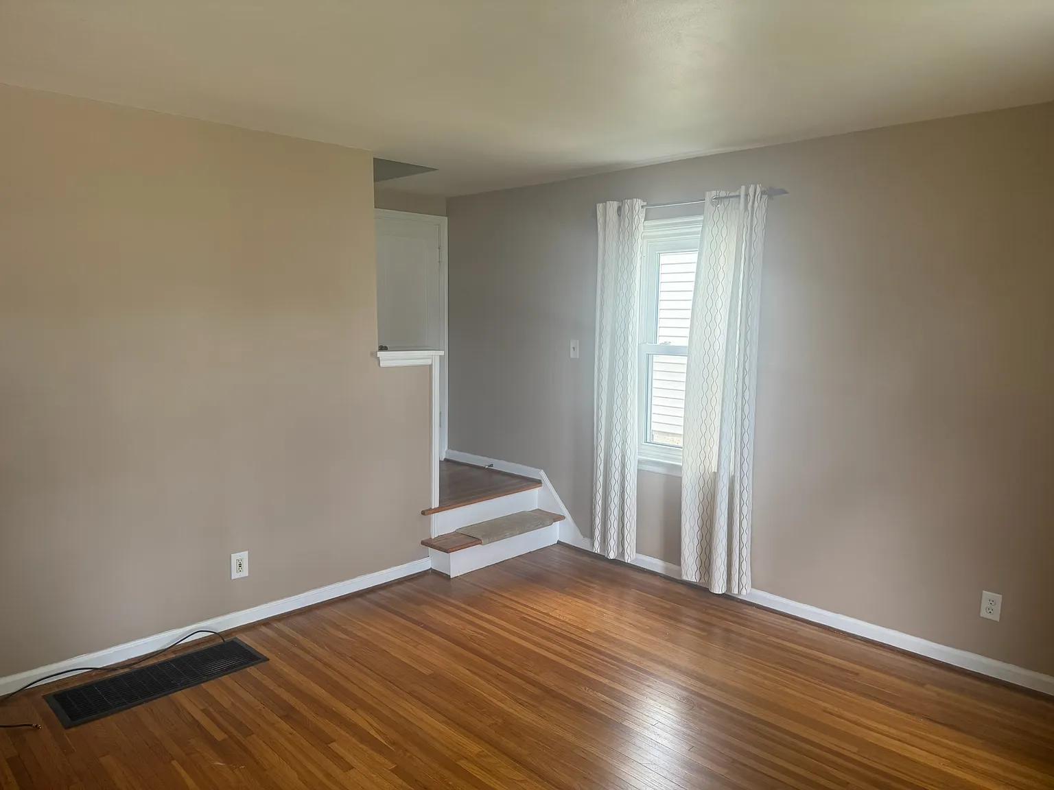 2 bed, $1,300 — Photo 4