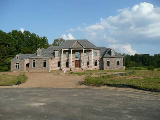 2nd image of 132 N Haven Dr