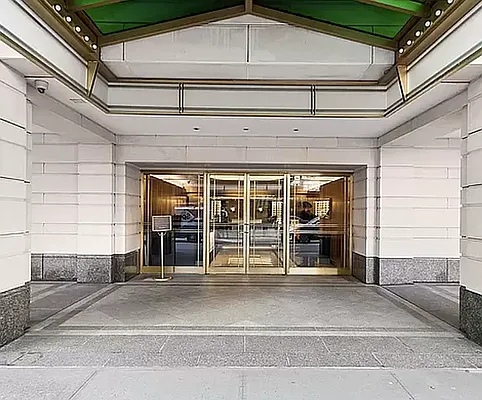 Sold by Compass | media 25