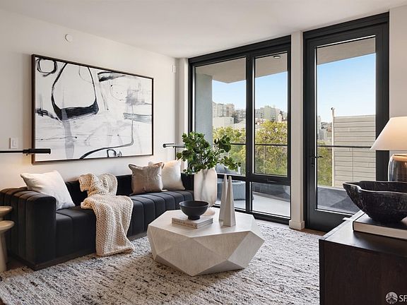 3rd image of 2525 Van Ness Ave #301