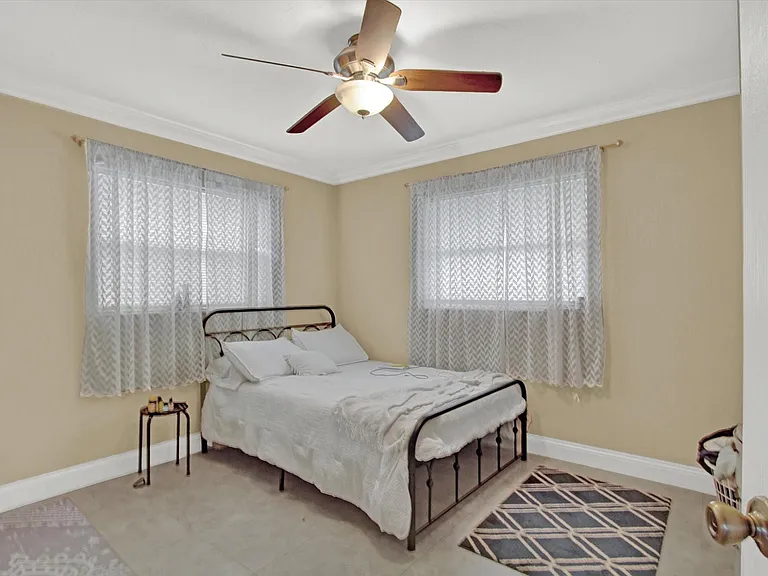 3400 Linden Dr — Photo 10