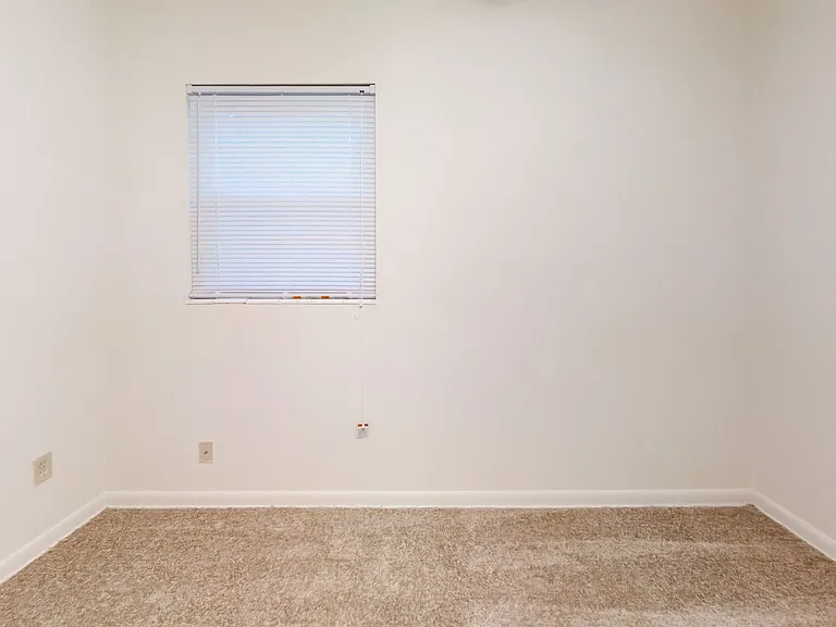 2101 Karen Ln — Photo 15