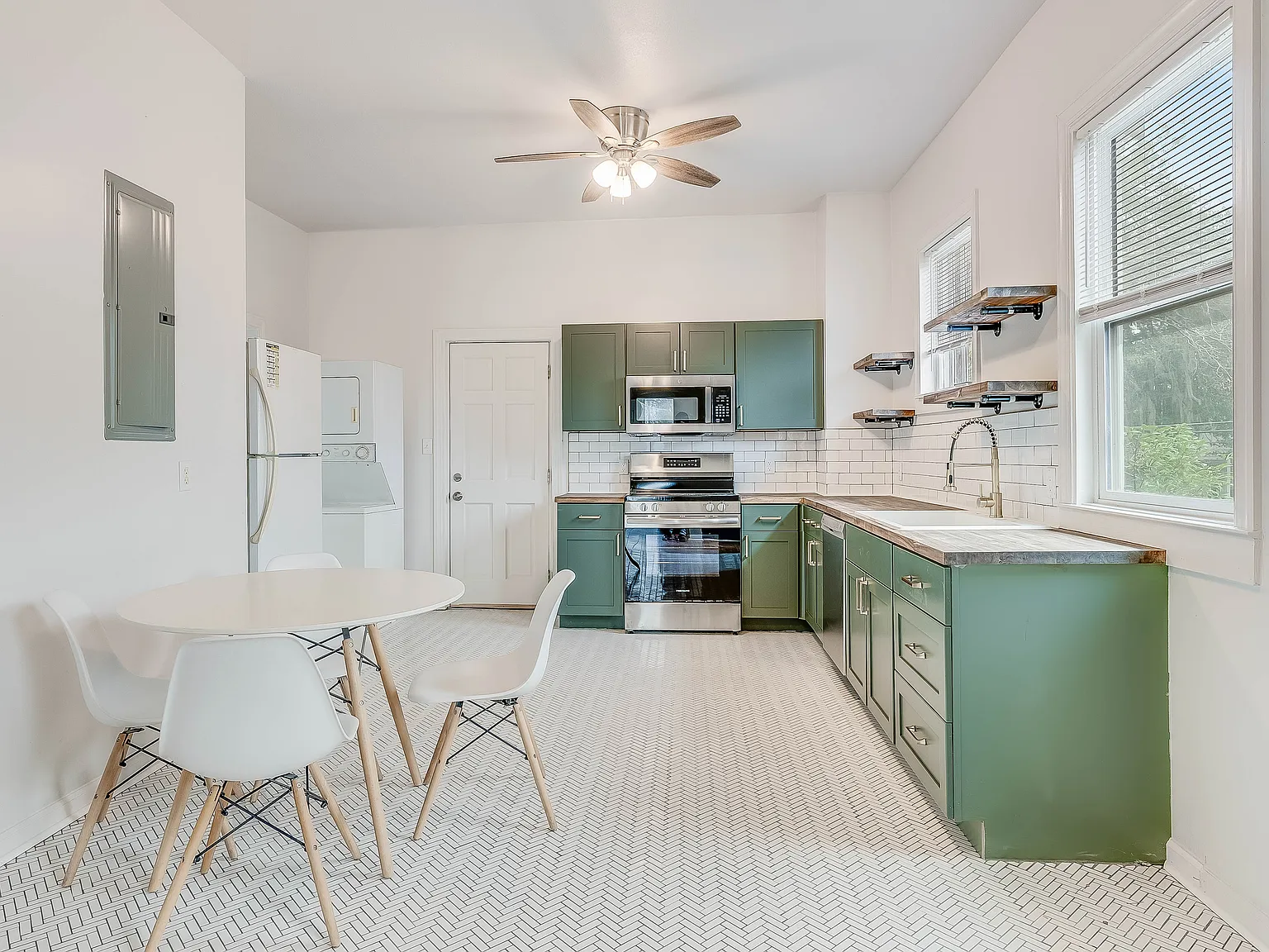 1113 E Park Ave — Photo 4
