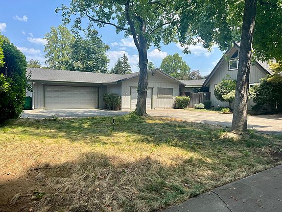 2nd image of 207 W Shasta Ave