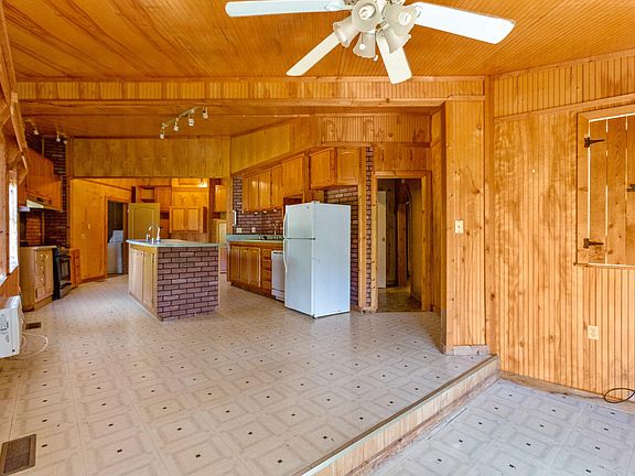 Open LR and Kitchen layout