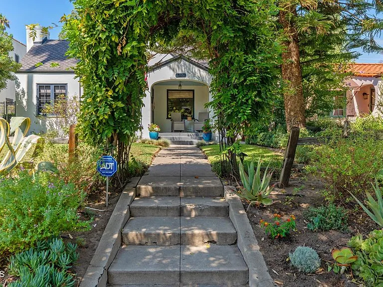 1421 Monte Vista St — Photo 2