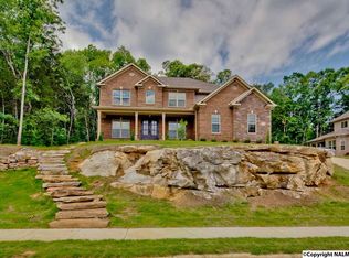 7038 Ridge Crest Rd, Owens Cross Roads, AL 35763