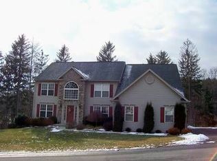 207 Fox Hollow Rd, Pottsville, PA 17901