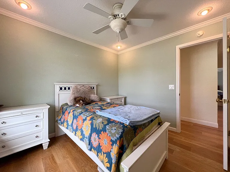 3321 Anita Ct — Photo 11