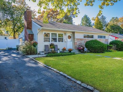6 W Park Drive, Huntington Station, NY, 11746