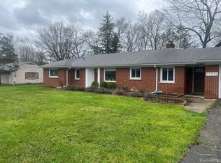 25275 Peekskill, Southfield, MI 48033