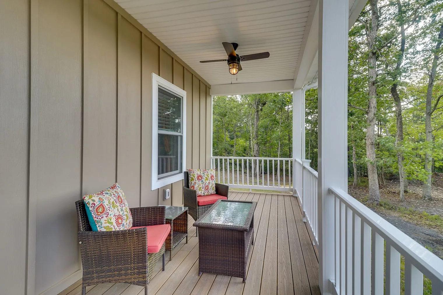3 bed, 2.0 bath, 1614 sqft, $3,290 — Photo 4