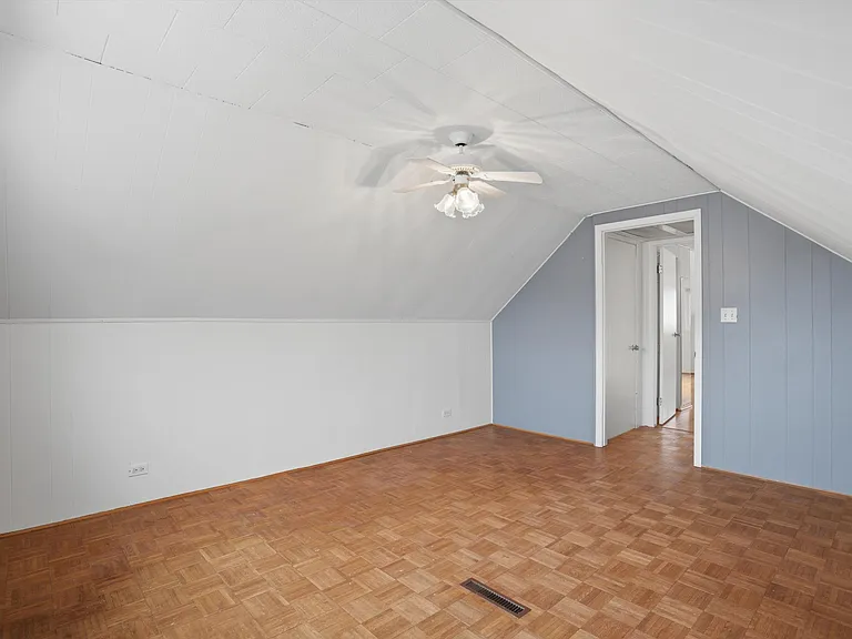 8912 Windsor Ln — Photo 18