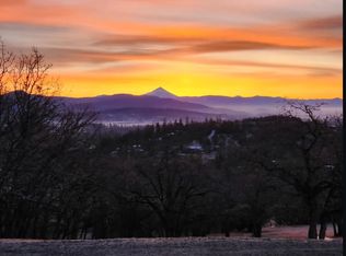 198 Flamingo Dr, Eagle Point, OR 97524