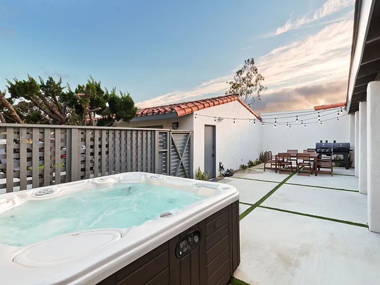 303 Esperanza — Photo 4