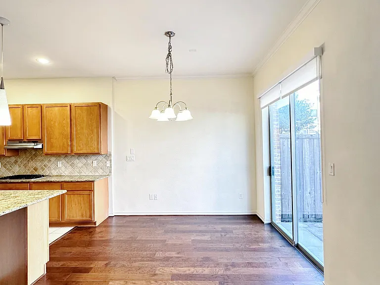 1206 Emerald Glen Trl — Photo 7