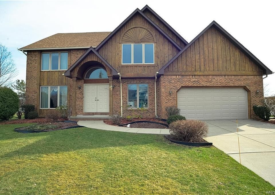 1st image of 33 Black Spruce Ct