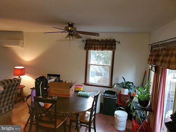 5th image of 520 Cherry St
