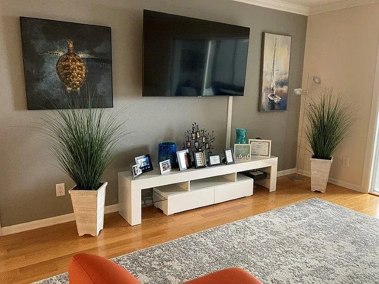 1055 W Peppertree Dr #501 — Photo 18