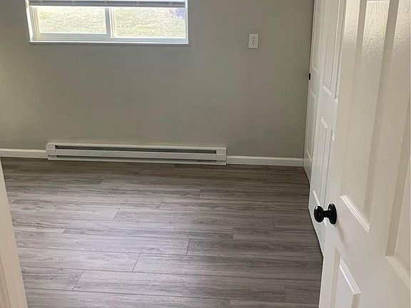 4th image of 606 S College Ave APT 5