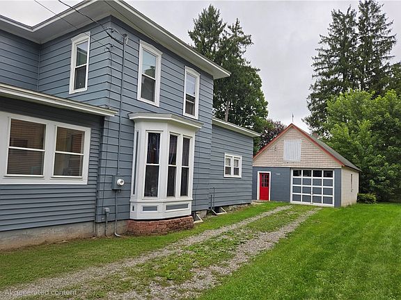 3rd image of 18 Grant St