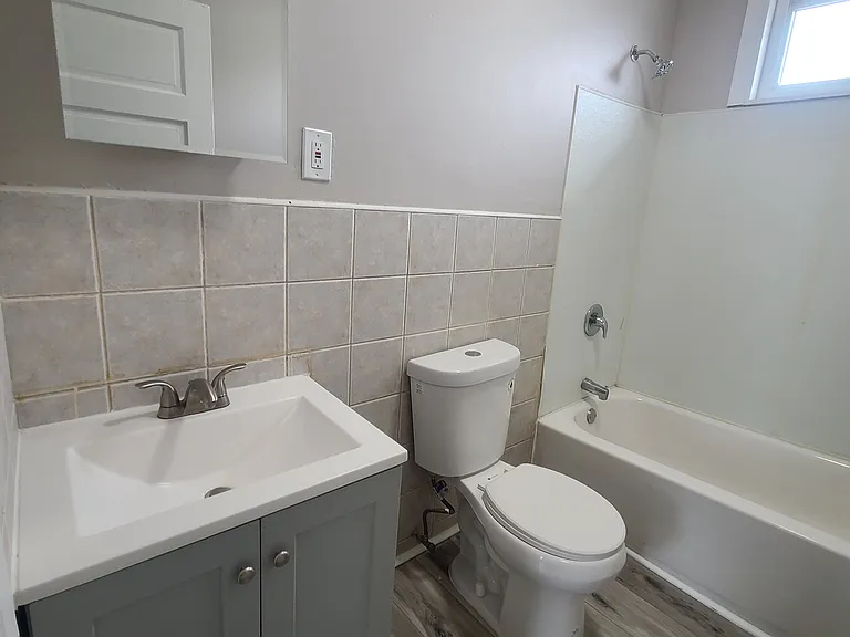 207 N Franklin Blvd #B — Photo 9