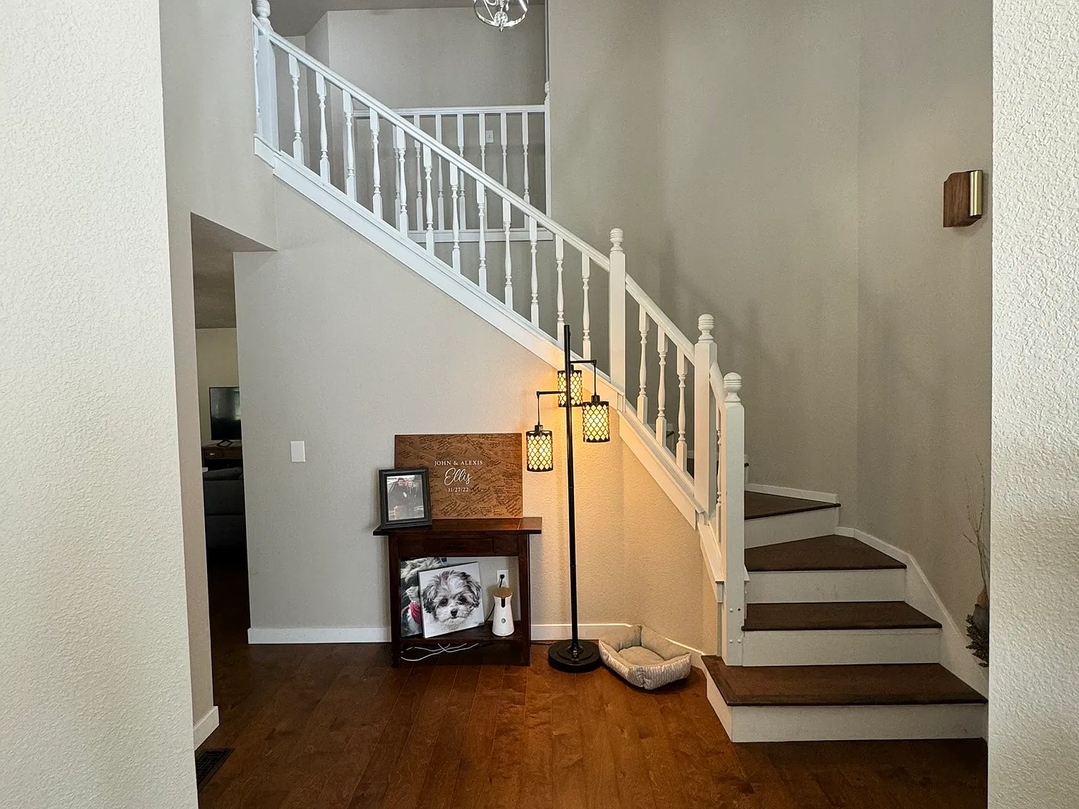 3 bed, 2.5 bath, 2200 sqft, $3,650 — Photo 2