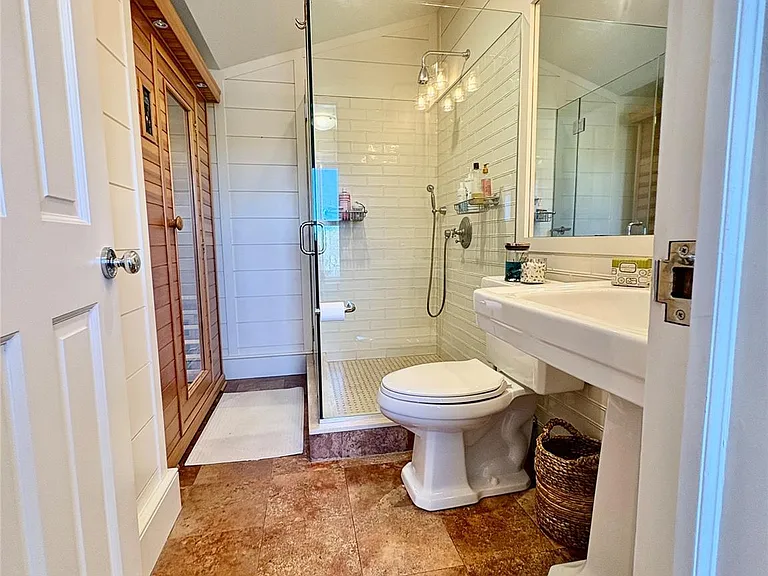 184 Twomey Ave — Photo 17