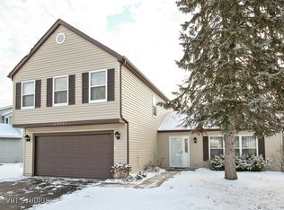 5S661 Hummingbird Ln, Naperville, IL 60540