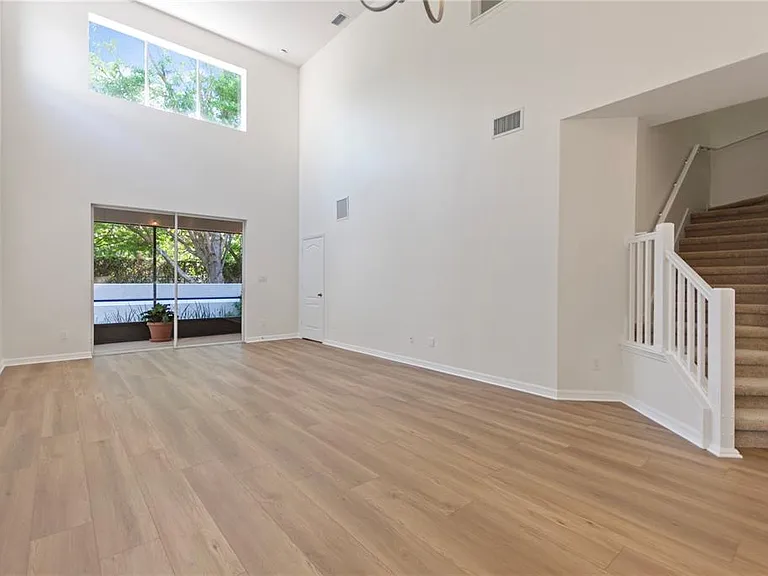 118 Chippendale Ter — Photo 11