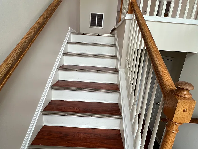 224 N Oak St — Photo 5
