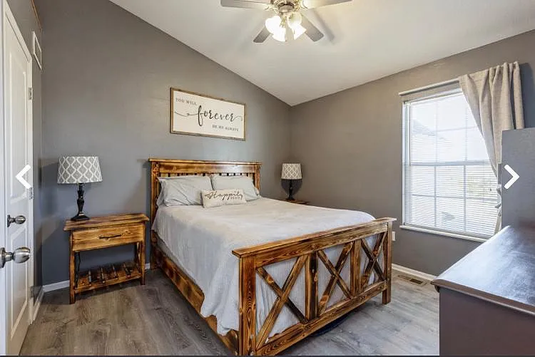3173 SW Sharmin Ln — Photo 1