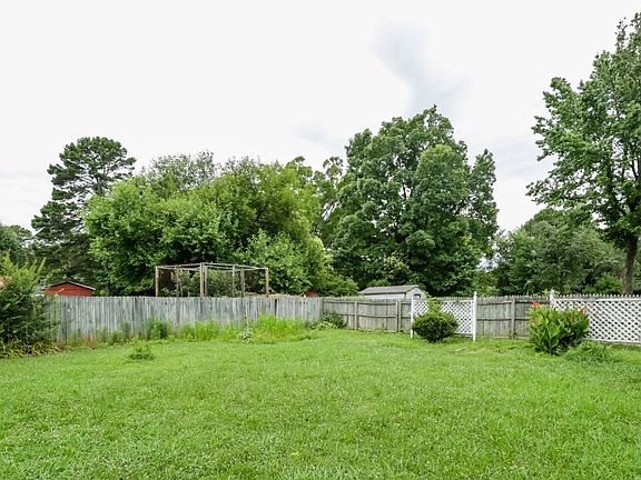 5th image of 7724 Linda Lake Dr