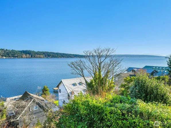 10742 Lakeside Avenue NE, Seattle, WA 98125