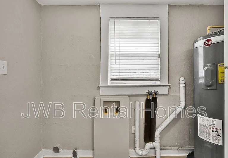 7124 Lorain St — Photo 14
