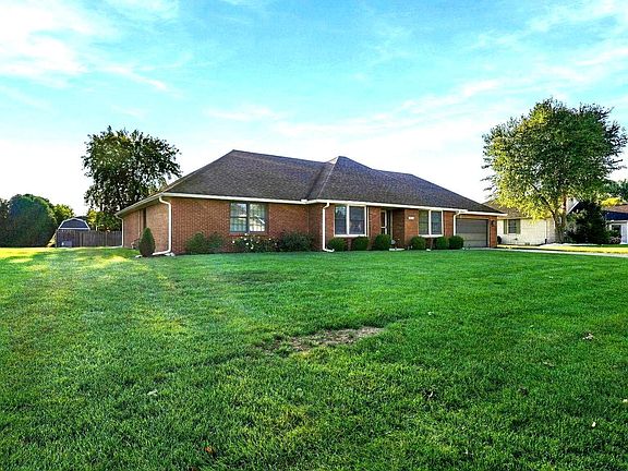 2nd image of 842 Deerfield Rd