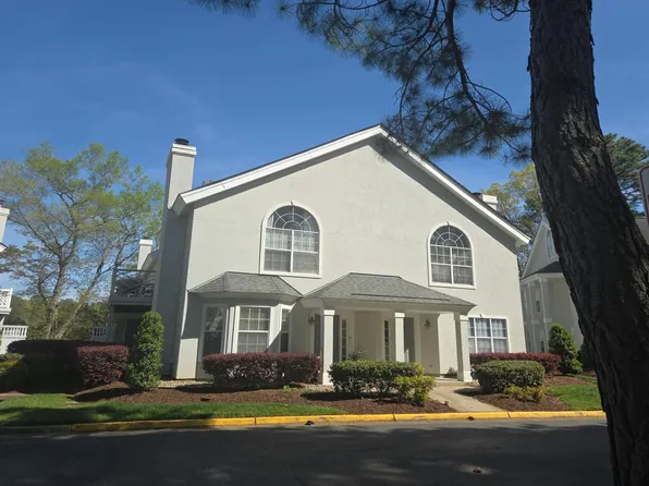 423 Seahorse Run, Chesapeake, VA 23320
